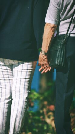 Helping Aging Parents: Striking a Balance Between Assistance and Autonomy