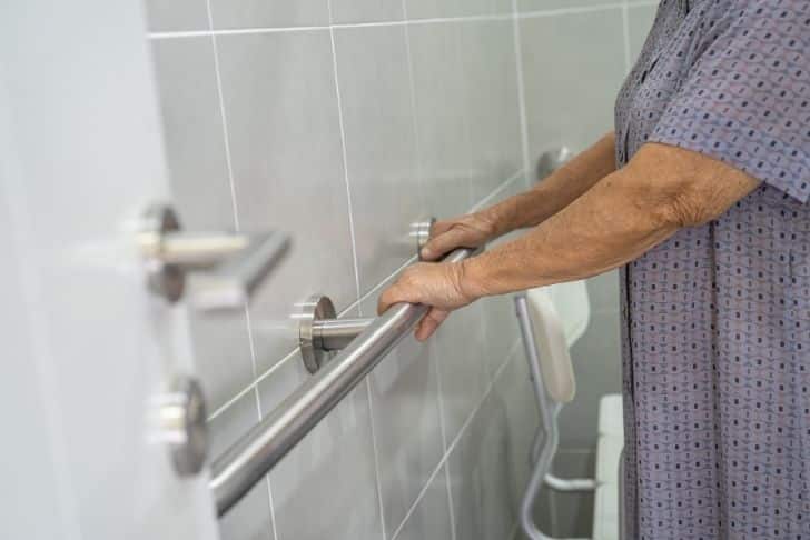 Home Mobility Solutions for Seniors: Grab Bars to Ramps