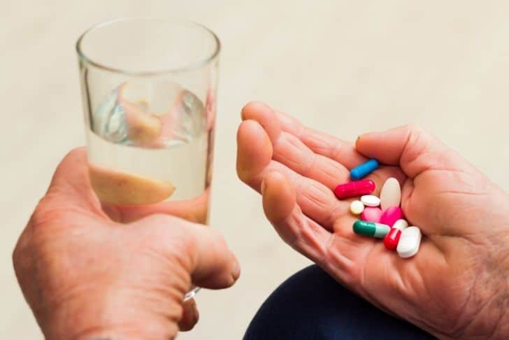 How to Manage Medication for Seniors: An Organizational Approach